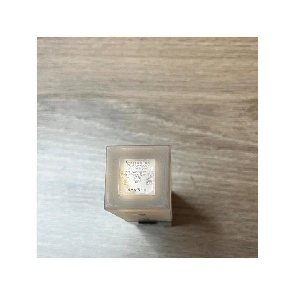 Prisme Libre Skin-Caring Matte Foundation    4-W310